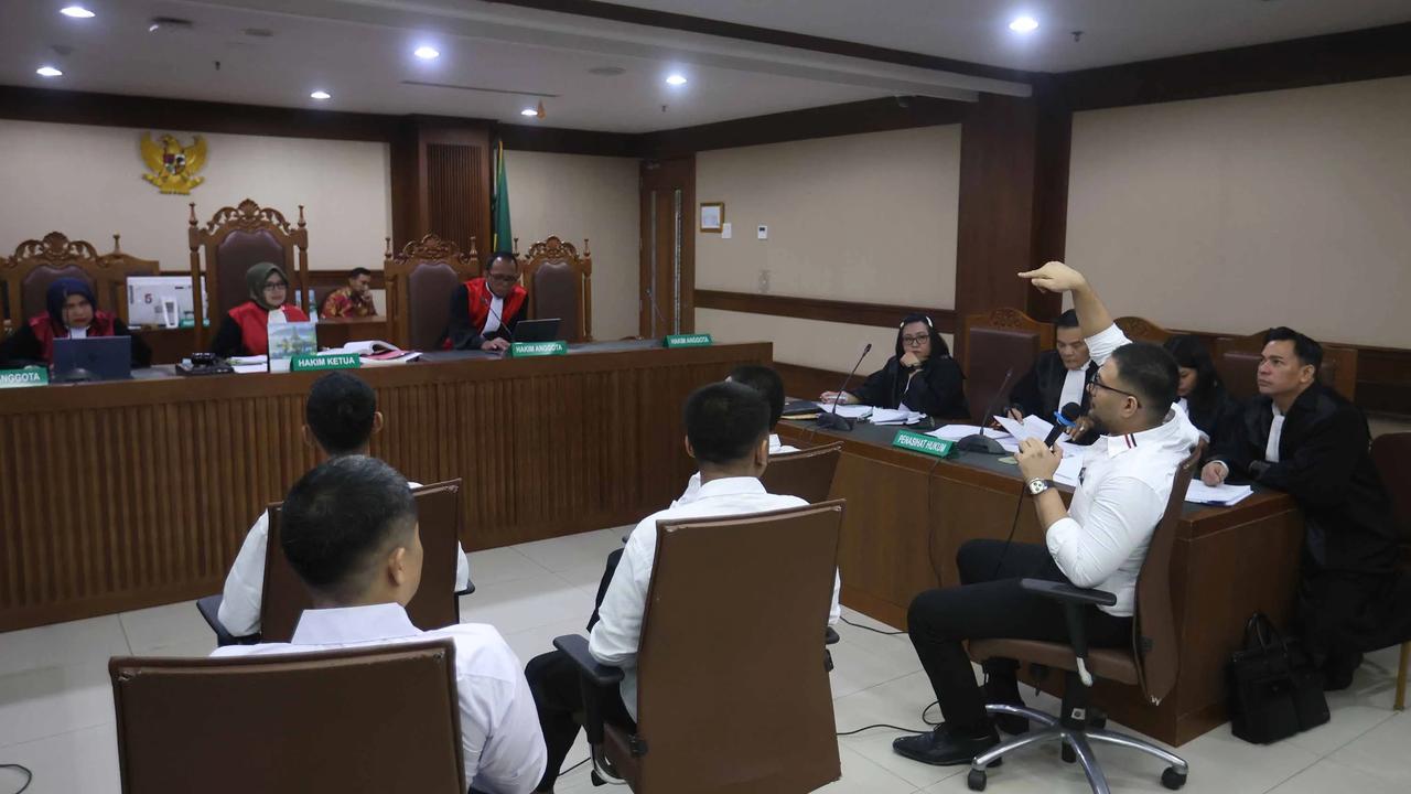 FOTO: Ammar Zoni Hadiri Sidang Lanjutan Kasus Dugaan Peredaran Narkotika di Rutan