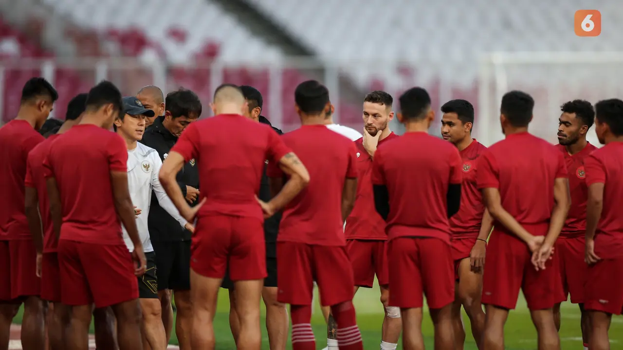 Official Training Timnas Indonesia Jelang Laga Semfinal Piala AFF 2022 Melawan Timnas Vietnam