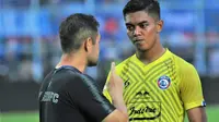 Kiper Arema FC, Teguh Amiruddin. (Bola.com/Iwan Setiawan)