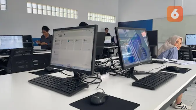 <p>Axioo meresmikan kelas laboratorium komputer Intelligent Desktop Virtualization (IDV) pertama di Indonesia di SMK Pertiwi Kuningan Jabar, dengan hasil kolaborasi bersama PT Indo Mega Vision dan didukung Intel Corporation (Liputan6.com/ Agustin Setyo Wardani).</p>