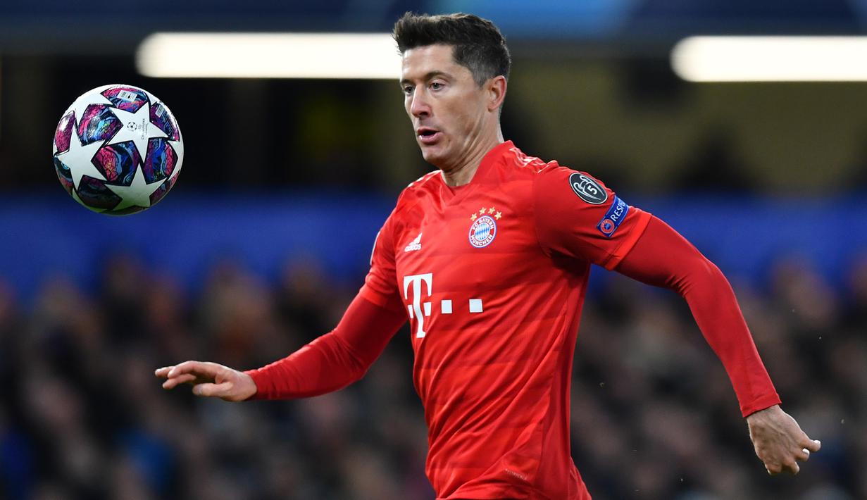 1. Robert Lewandowski (Bayern Munchen) - 27 gol dan 3 assists. (AFP/Ben Stansall)
