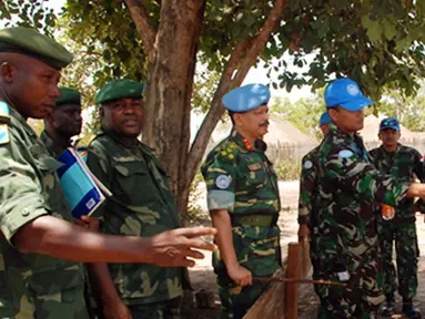 Citizen6, Kongo: Rombongan disambut oleh Komandan Satgas Letnan Kolonel Czi Sapto Widhi Nugroho beserta staf.di Bumi Nusantara Camp Dungu, Senin (9/4) waktu Kongo. (Pengirim: Badarudin Bakri)
