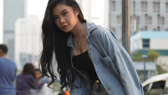 Artis penyanyi Baby Zella membuat lagu Sudirman Citayam yang didedikasikan untuk Jeje.