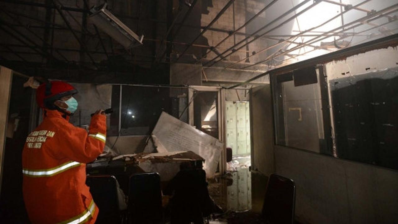 Kondisi hangus basement Dirjen Pajak usai dilalap si jago merah