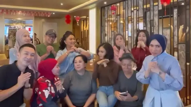 Arisan Geng Artis Yuni Shara di Awal Tahun. (instagram/yunishara36)