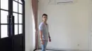 Setelah membeli, Eza dan keluarganya tidak langsung menempatinya. Melainkan di renovasi beberapa bagian hingga terlihat sangat mewah. Rumah Eza dominasi warna putih. [Youtube/Mulia Mas TV]