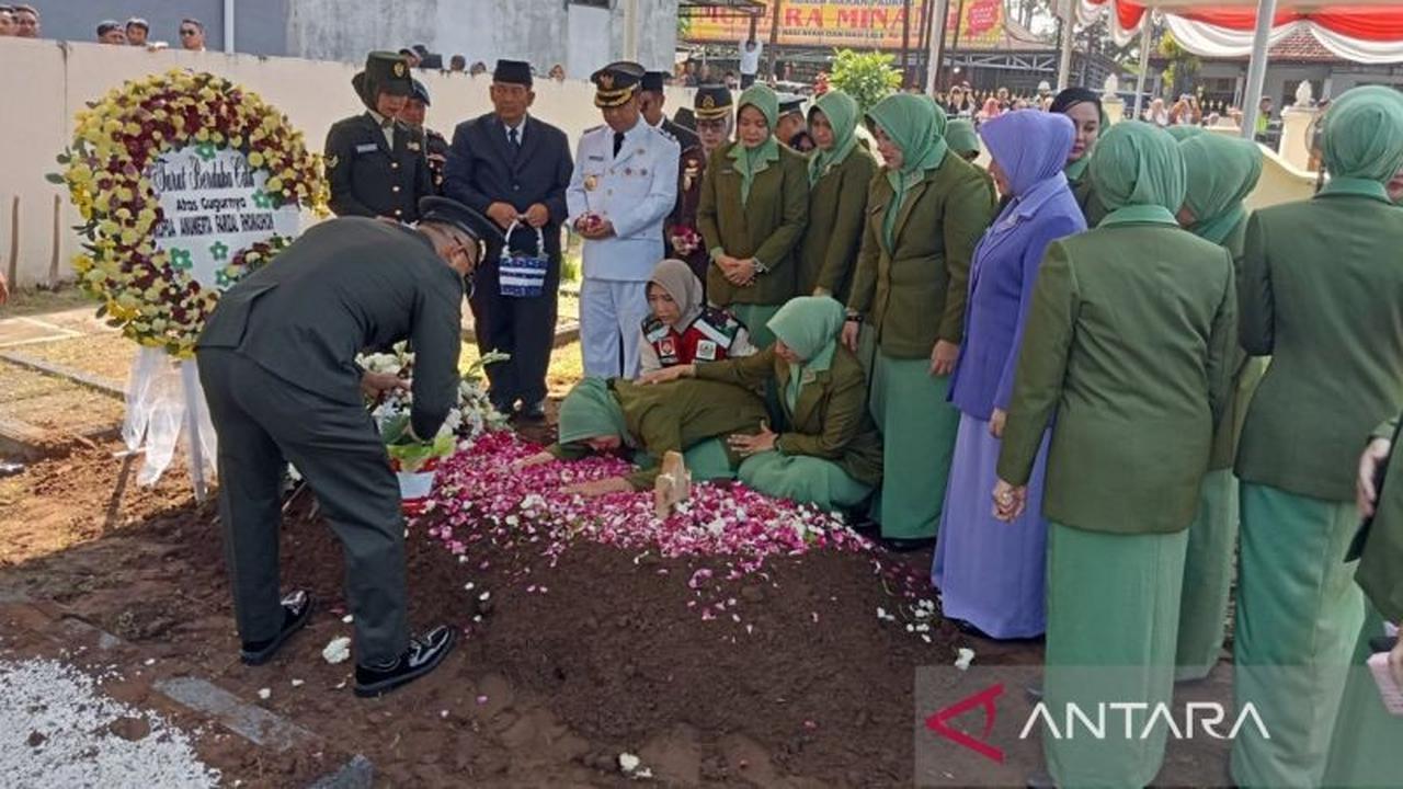 Pemakaman Kopda Anumerta Farizal: Prajurit Perdamaian Gugur di Lebanon Dimakamkan Militer di Kulon Progo