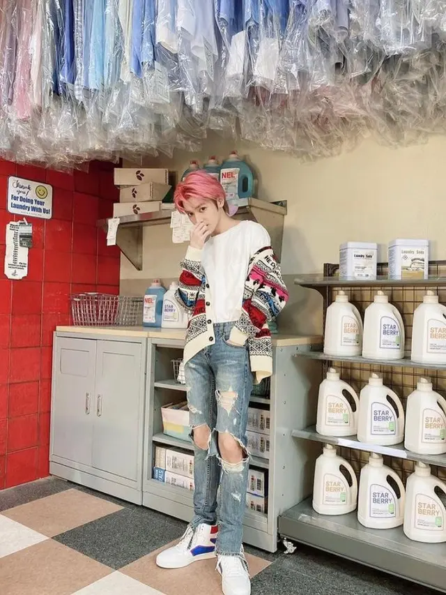 8 Potret Gaya Hypebeast Taeyong, Personel NCT Paling Modis yang Berulang Tahun Hari Ini