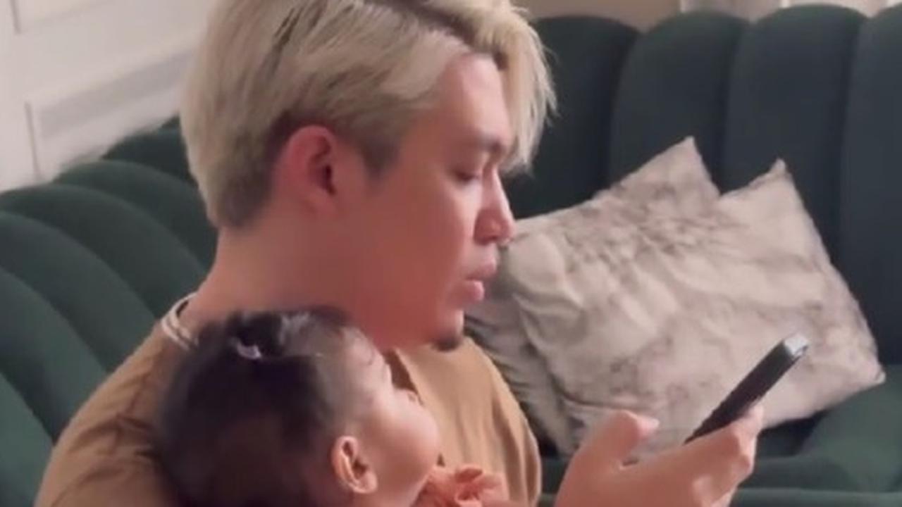 Irwansyah Momong Baby Humaira Putri Cantiknya Sambil Lantunkan Ayat Suci, Curi Atensi