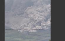 Luncuran Awan Panas Capai 14 Km, Semeru Naik ke Level III Siaga, Warga Mulai Mengungsi