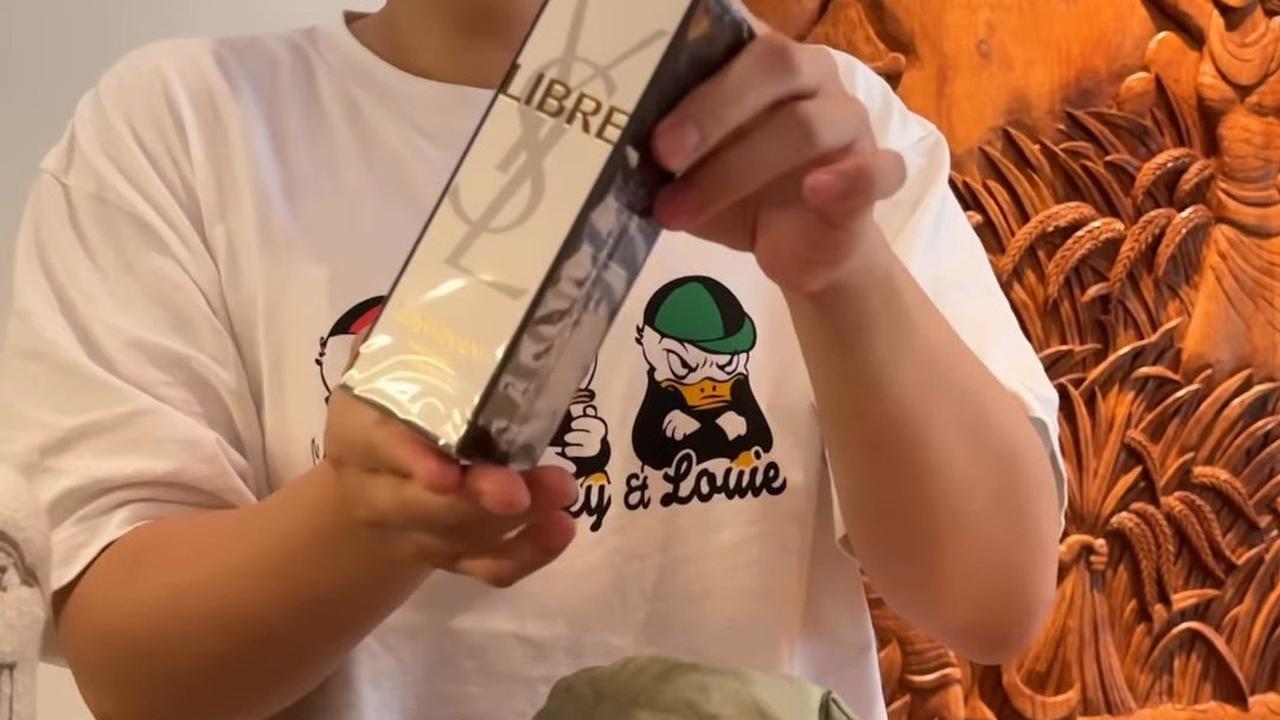 Unboxing Souvenir Mewah & Mahal Pernikahan Luna Maya, Tumbler Stanley Hingga Parfume YSL
