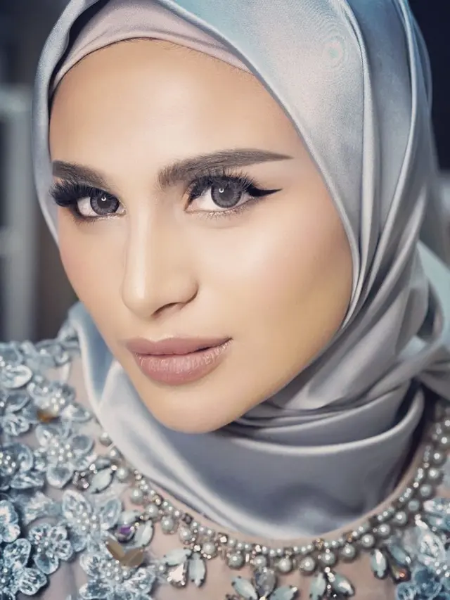 [Fimela] Diam-Diam Menikah, Ini 6 Potret Cantik Asha Shara di Usia 35 Tahun