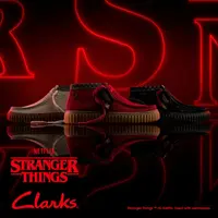 Clarks merilis koleksi Torhill Hi X Stranger Things yang menggabungkan estetika klasik brand dengan nuansa imajinatif dari dunia Upside Down. (foto/dok: Clarks)