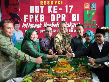 Suasana HUT ke-17 Fraksi PKB DPR di Komplek Parlemen, Senayan, Jakarta, Rabu (12/10). Dalam acara tersebut dihadiri oleh ketua umum PKB Muhaimin Iskandar dan beberapa pejabat negara. (Liputan6.com/Johan Tallo)