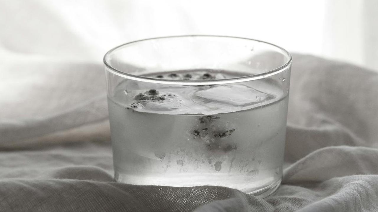 Minum Es Saat Pilek Bikin Makin Parah? Ini Fakta Medis yang Harus Kamu Tahu!