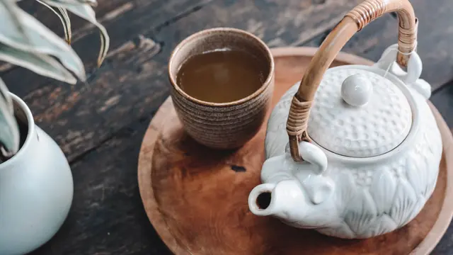 air rebusan buah mengkudu minuman jamu