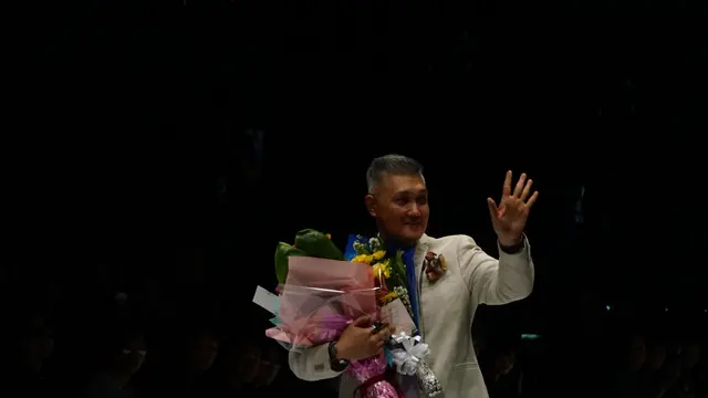 Siluet Romantis Musa Widyatmodjo di Panggung JFW 2017