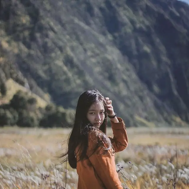 7 Pesona Mita, Model Video Klip Kekeyi yang Curi Perhatian