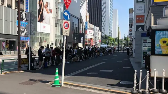 Kolaborasi dengan Brand Jepang, Sepatu Compass Terbaru Bikin Antrean Panjang di Harajuku