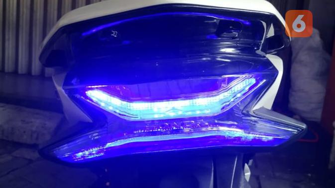 Lampu Belakang Ala Hybrid Bikin Tampilan Honda Pcx Makin Keren Otomotif Liputan6 Com