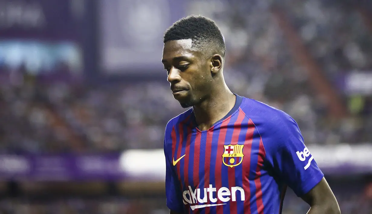Ousmane Dembele didatangkan menuju Barcelona dengan mahar 135 juta euro dari Borussia Dortmund. Walapun memiliki talenta yang luar biasa, pemain 24 tahun tersebut sering didera cedera. (AFP/Benjamin Cremel)