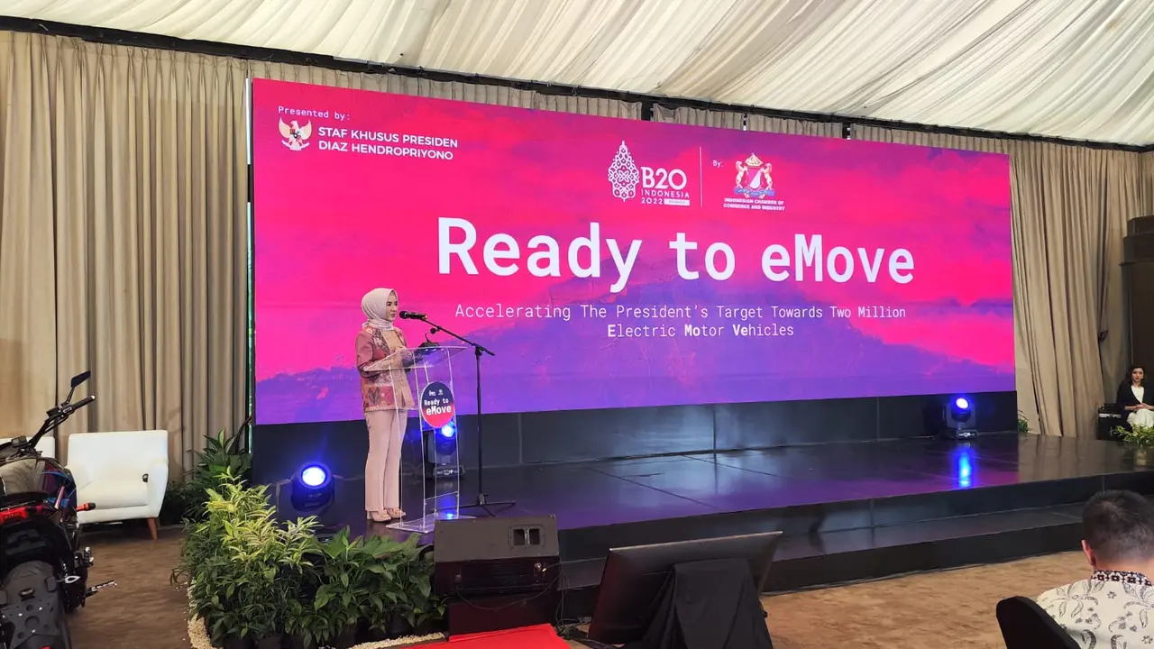Nicke Widyawati, Chair of TF ESG dalam B20 Side Event Ready to eMove yang diselenggarakan di Jakarta pada Selasa 4 Oktober 2022.