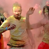 Meriahnya Festival Holi (MANJUNATH KIRAN / AFP)