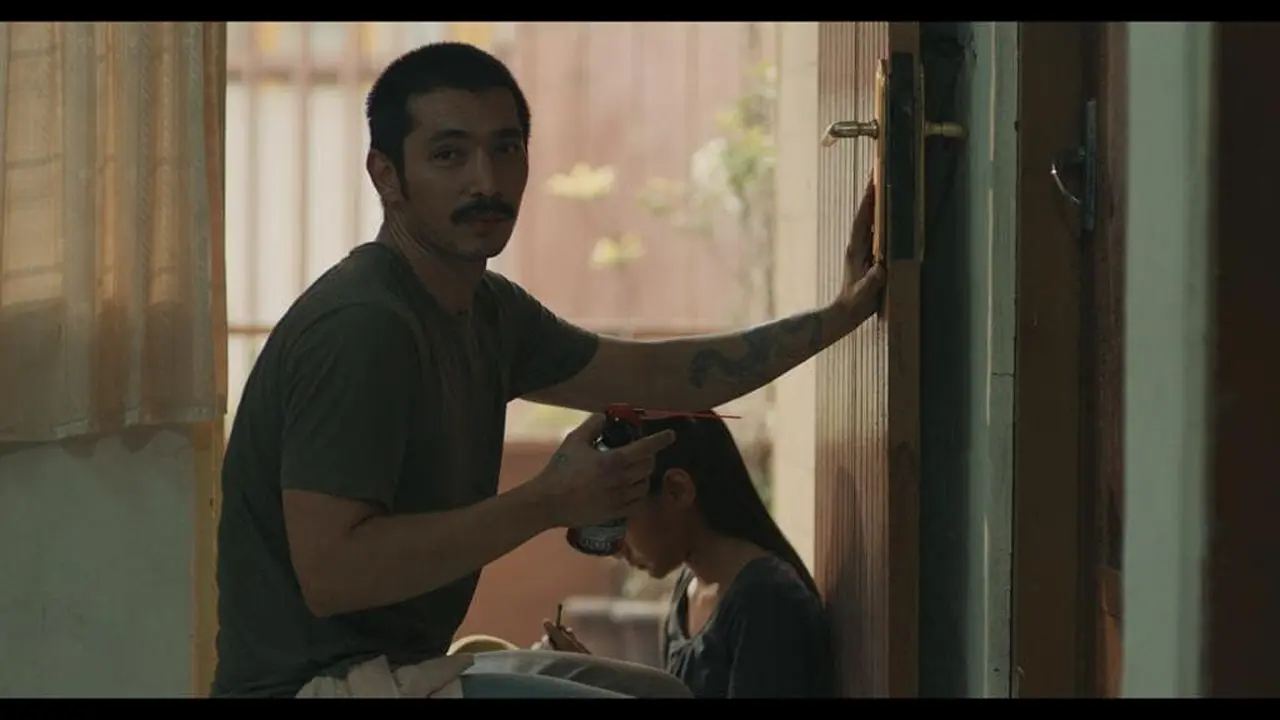 7 Gaya Abimana Aryasatya Saat Perankan Alex Dalam Serigala Terakhir Series