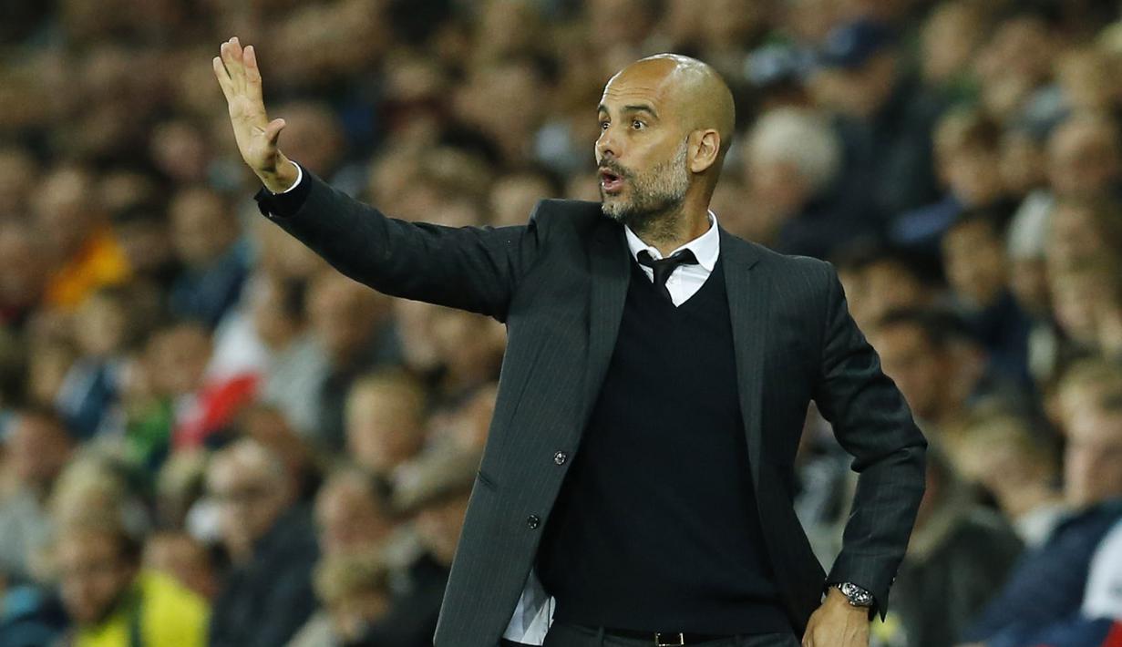 Pelatih Manchester City, Pep Guardiola saat memimpin timnya melawan Swansea City pada laga Piala Liga Inggris di Liberty Stadium, Kamis (22/9/2016) dini hari WIB.  (Action Images via Reuters/Andrew Boyers)
