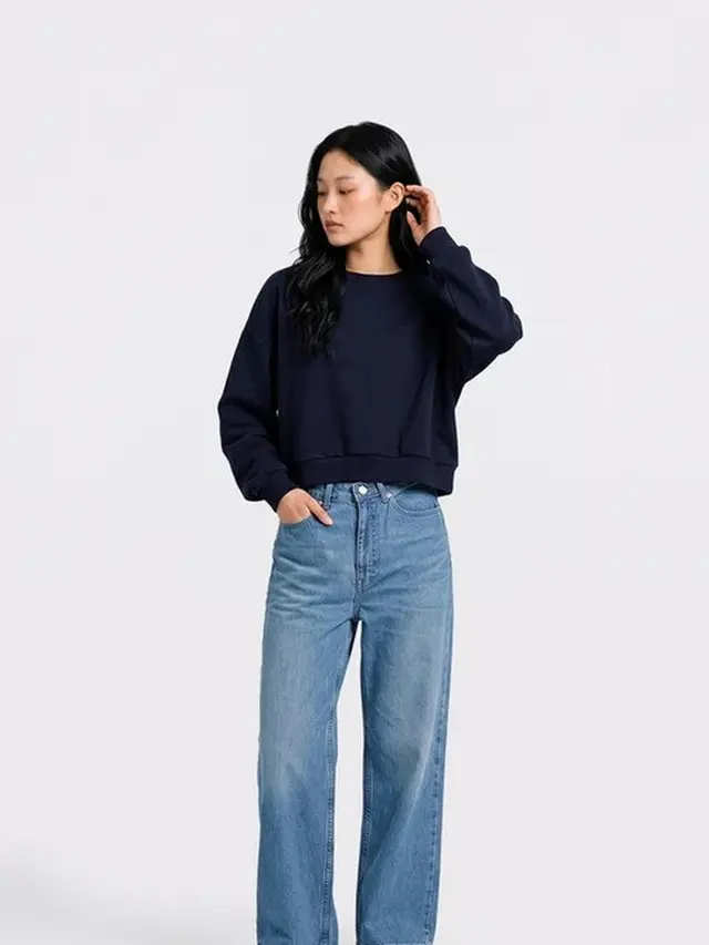 Mulai dari Celana High-Waist hingga Outfit Monokrom yang Mudah Dipadukan