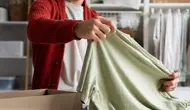 6 Cara Merapikan Baju Kusut Tanpa Setrika, Solusi Anak Kos