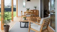 7 Model Teras Rumah Ala Skandinavia dengan Atap Kayu Terbuka yang Natural