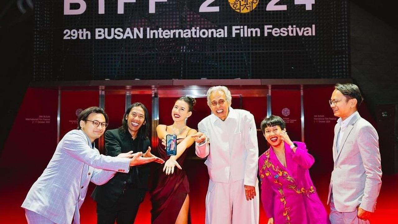 Shenina hadir bersama tim film The Tale of The Land yang dijadwalkan melakukan pemutaran perdana dunia di 29th @busanfilmfest.<br><br>