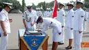 Citizen6, Sidoarjo: Pegambailan sumpah dan pelantikan bintara baru TNI AL tersebut di gelar di Lapangan Candradimuka Pusat Latihan dan Pendidikan Dasar Kemiliteran (Puslatdiksarmil), Kobangdikal, Juanda, Sidoarjo. (Pengirim: Penkobangdikal)