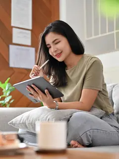 5 Rutinitas Green Living yang Membuat Hidup Makin Tenang./Copyright depositphotos.com/bongkarngraphic