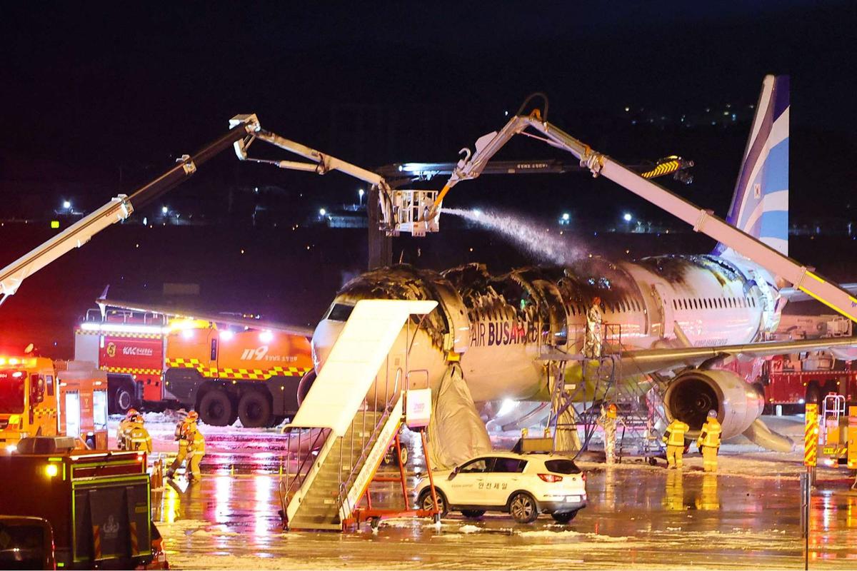 Pesawat Air Busan terbakar di Korea Selatan