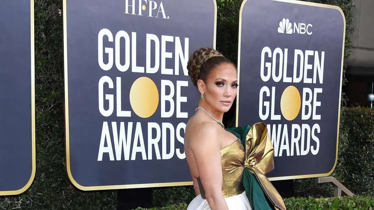 Gaun Jennifer Lopez di Golden Globes 2020 Banyak Disandingkan dengan Meme