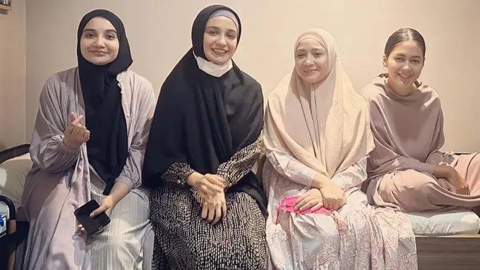 Nagita Slavina berhijab (Instagram/raffinagita1717)