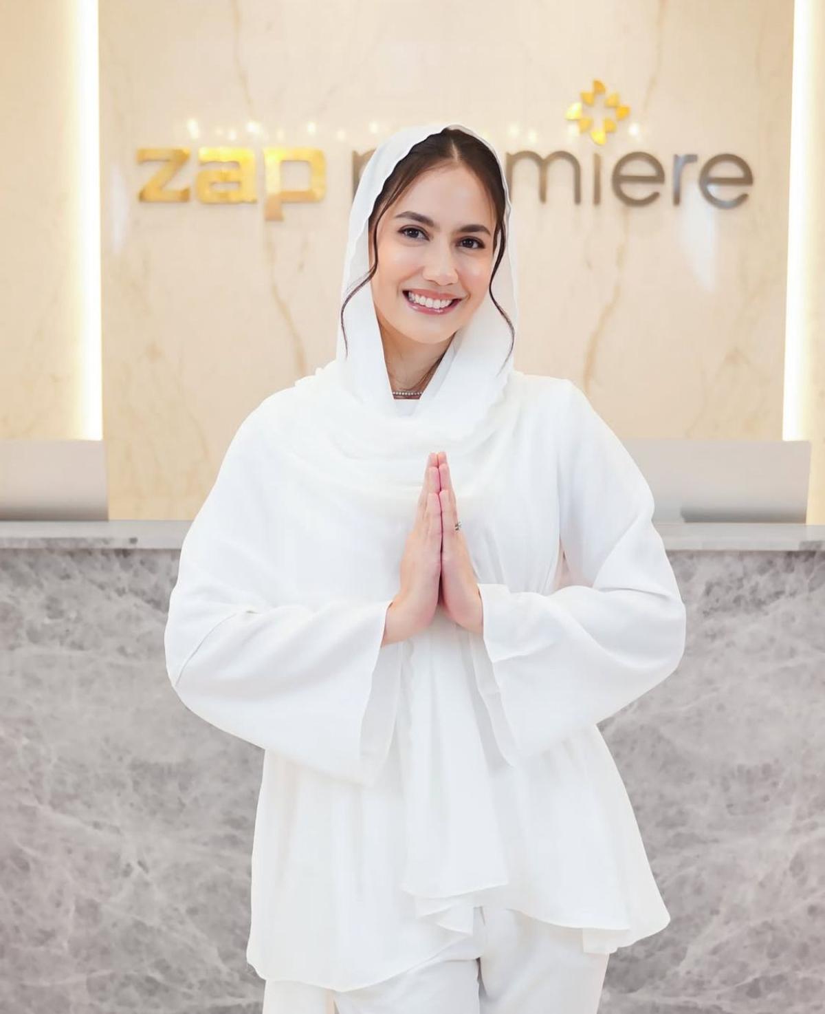 3 Potret Pevita Pearce Pamer Gaya Berkelas dalam Balutan Hijab, Kecantikannya Banjir Pujian