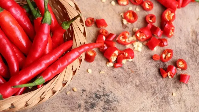 Cara Ampuh Kurangi Rasa Pedas pada Cabai, Simak Langkah Praktisnya