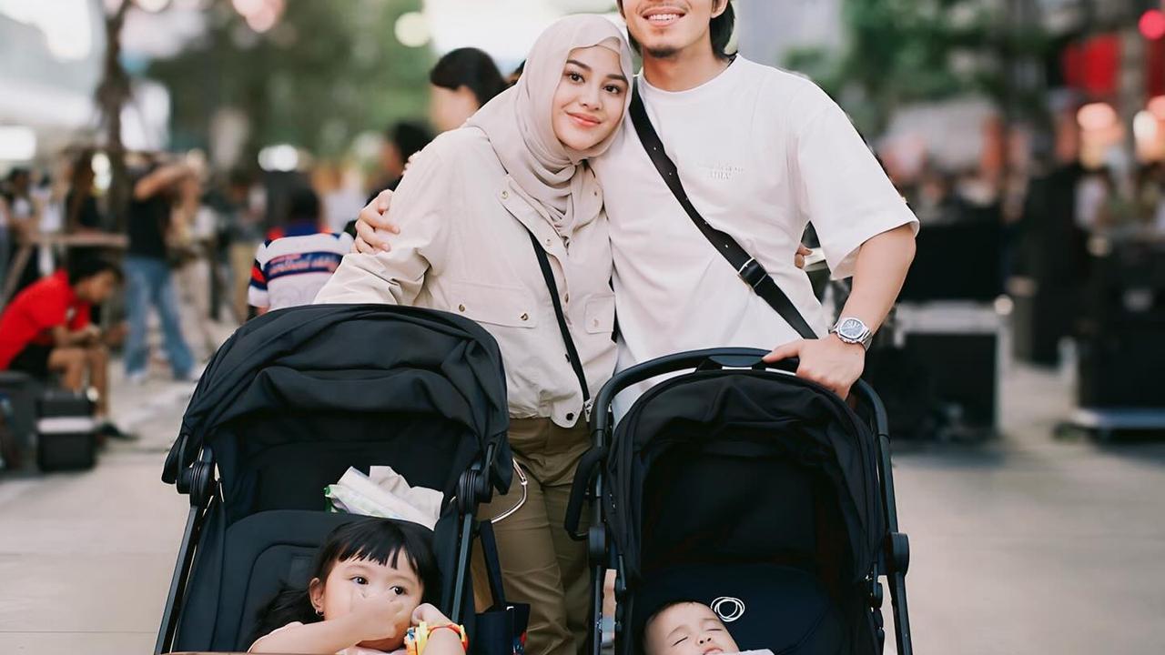 7 Gaya Aurel Hermansyah Selama Liburan di Thailand, Terlihat Kurusan - Tampil bak ABG Lagi