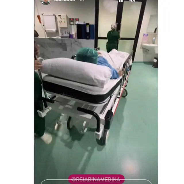 Dikaruniai Anak Laki-Laki Lagi, Ini 6 Momen Persalinan Istri Aditya Suryo