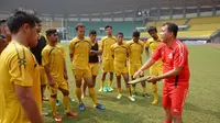 Semen Padang belum mau menyerah di Liga 1 2017. (Bola.com/Arya Sikumbang)