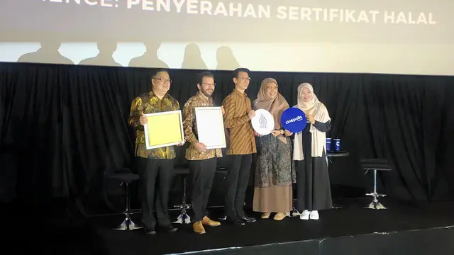 Penyerahan sertifikaf halal kepada Cinepolis
