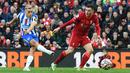 Gol balasan Brighton baru datang pada menit ke-41 lewat Enock Mwepu dan Leandro Trossard (kiri) pada menit ke-65. Skor imbang 2-2 tersebut akhirnya bertahan hingga laga usai. (AFP/Paul Ellis)