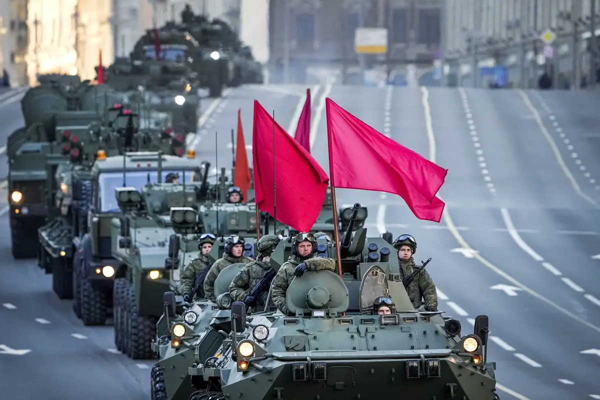 Menyaksikan Latihan Parade Militer Hari Kemenangan Perang Dunia II di Moskow