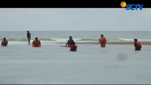 Meskipun tim SAR sudah mengerahkan perahu dan jet ski untuk menyisir kawasan Pantai Baron, namun belum ada tanda-tanda keberadaan korban.