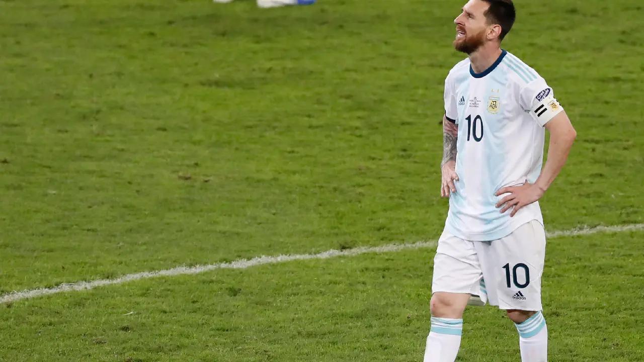 Wajah Lesu Messi Usai Argentina Dihajar Brasil