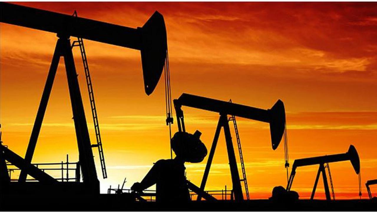 Harga Minyak Dunia Tertekan Dipicu Kekhawatiran Ekonomi Global