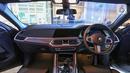 Desain Interior all-new BMW X6 saat peluncuran di German Centre BSD, Tangerang Selatan. Desain kokpit hadir dengan leather upholstery Vernasca sebagai standar dengan fitur modern dan sporty. (Liputan6.com/Fery Pradolo)